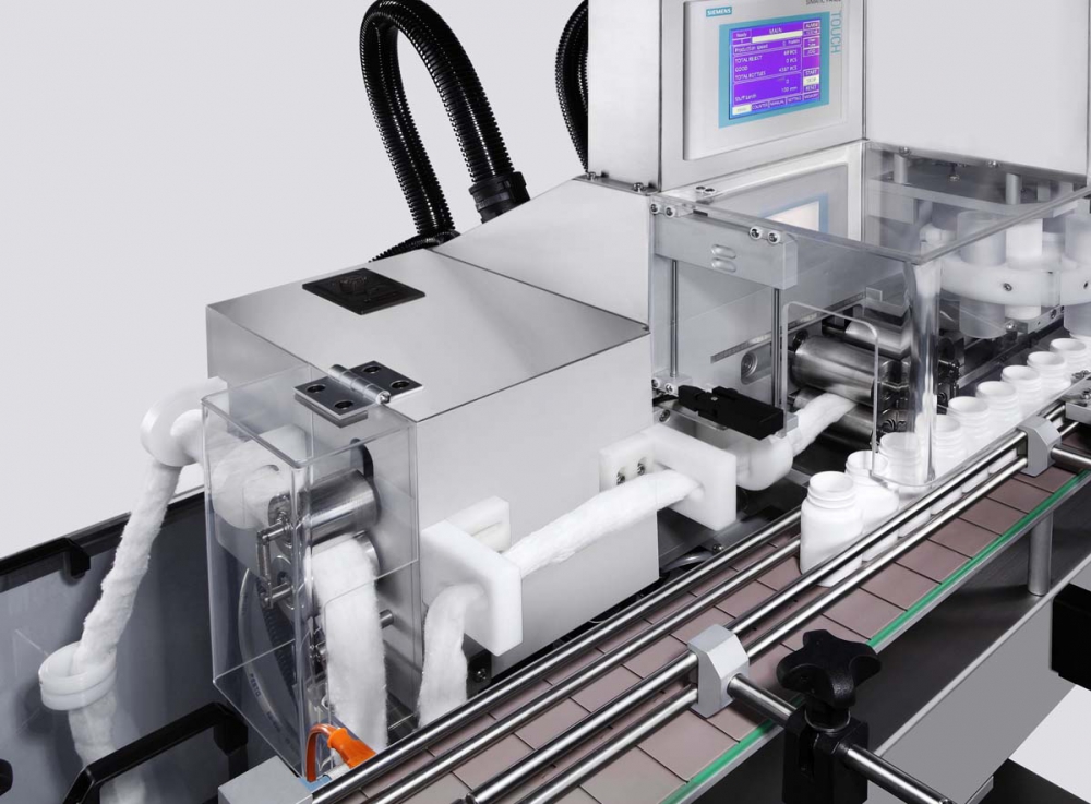 CVC 1117U 棉花塞⼊機配備棉花預拉系統， 確保拉棉順暢與穩定速度輸出。